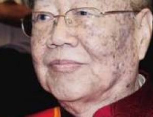 國醫(yī)大師朱良春，教你喝粥喝出長壽